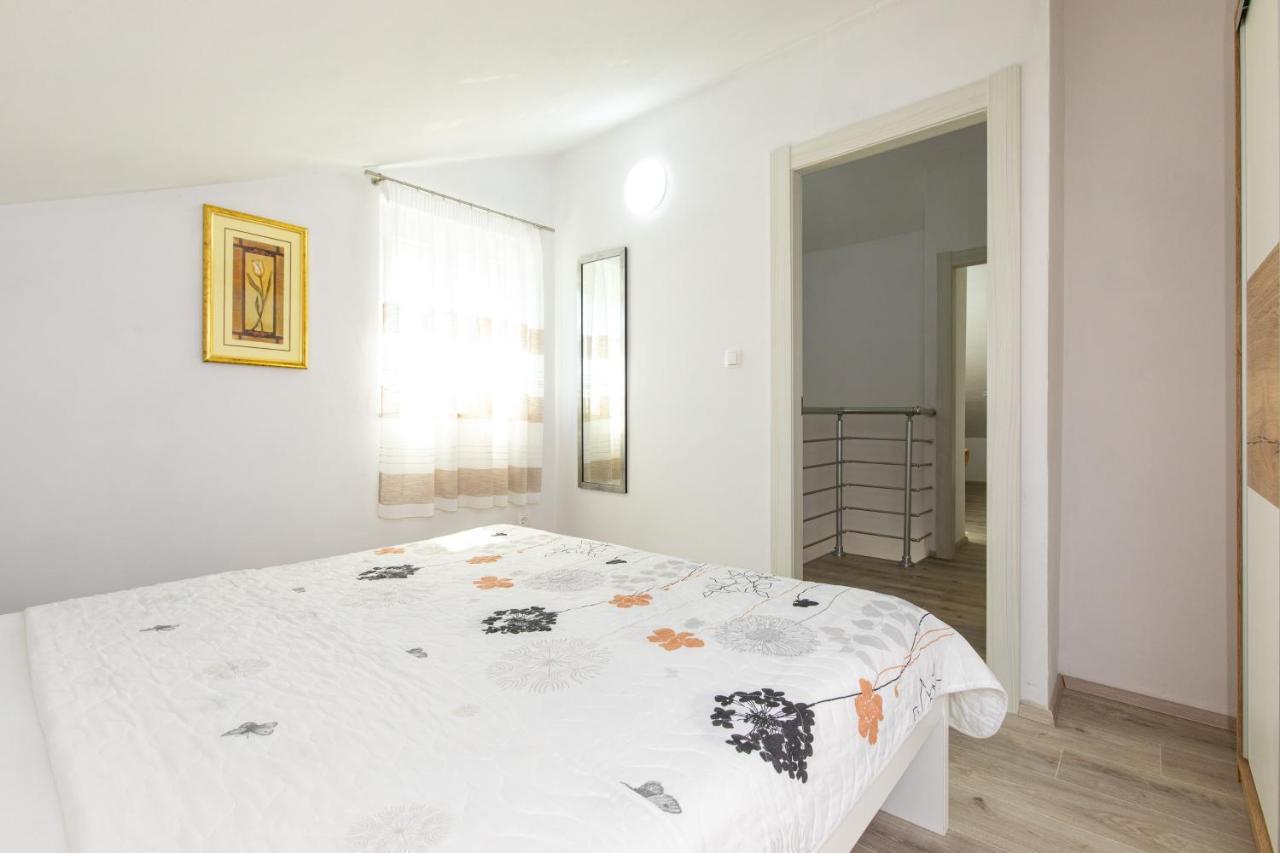 Apartments Augustinovic Baška Kültér fotó